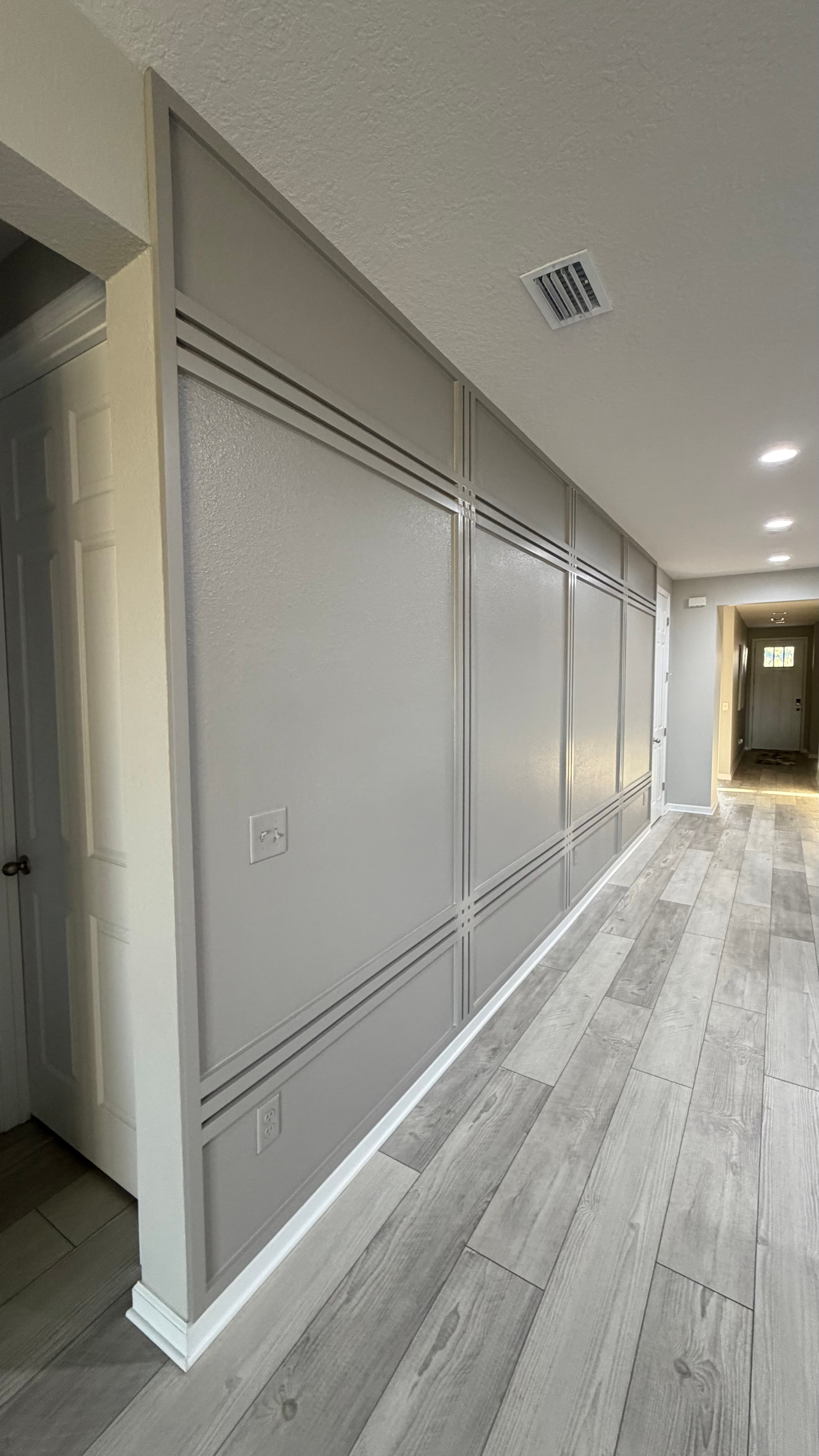 Designer Grid Accent Wall & Wainscoting in Forest Trails, Jacksonville FL — Forest Trails, Jacksonville, FL